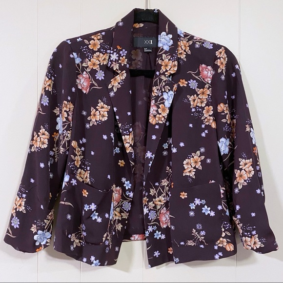 Forever 21 Jackets & Blazers - Forever 21 open front floral print cropped blazer